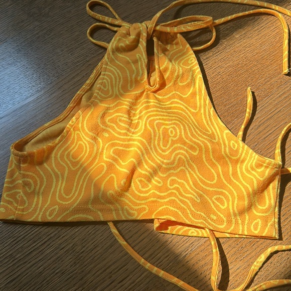 YELLOW ZARA CROP TOP - size small - Picture 3 of 3